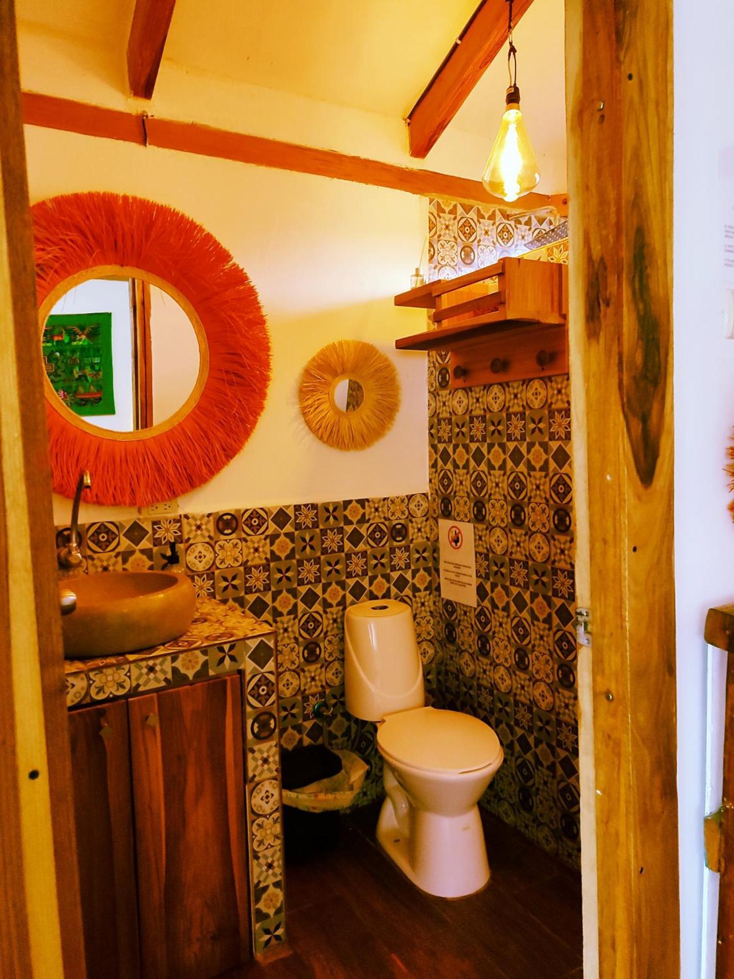 ホテル Cafe Madame Puerto López エクステリア 写真